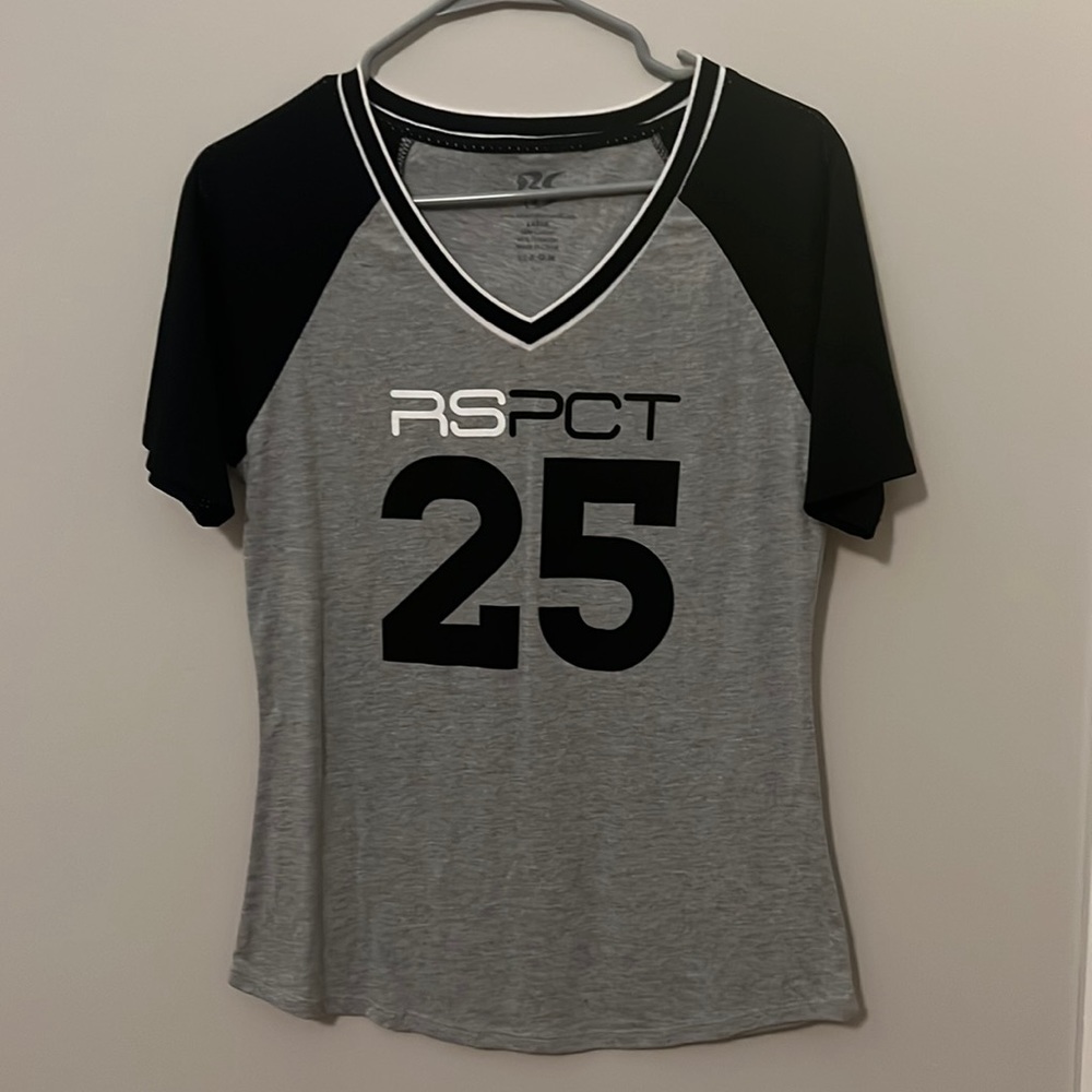 Vneck tee